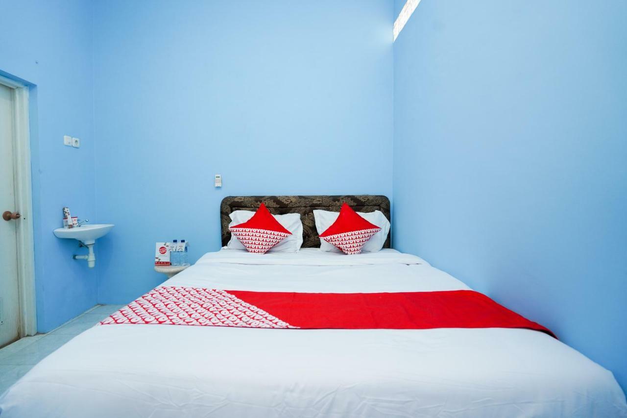 Oyo 1316 Mentari Family Homestay Probolinggo Exterior foto